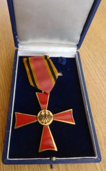 Lübke (†), Heinrich - signierte Urkunde + Bundesverdienstkreuz