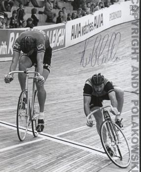 Hallam (GB), Ian