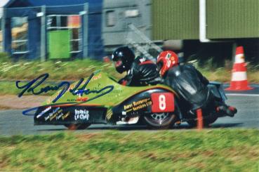 Howles (GB), Kenny