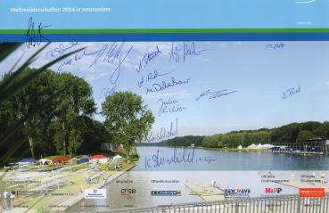 Rudernationalmannschaft 2014 mit 16 Unterschriften