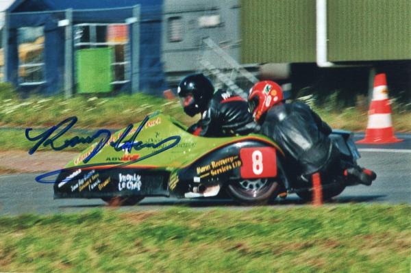 Howles (GB), Kenny