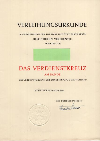 Heuss (†), Theodor - sign. Urkunde + Verdienstkreuz am Bande