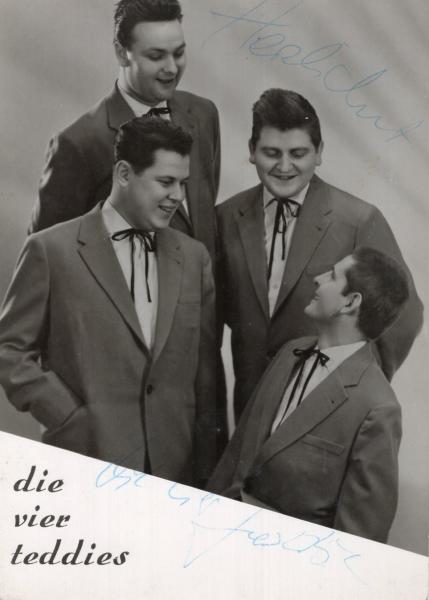 Vier Teddies